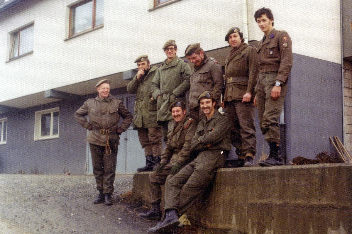 1974, op CPX ergens in het Sauerland. Met LtKol Wellens, Kapt Body, ik, Adjt KRO Dussaussois, 1OWM Dejonghe en 1OWM Vranken