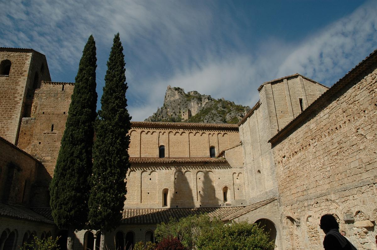 St Guilhem le Désert: l'abbaye de Gellone